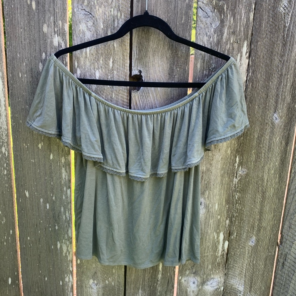 American Eagle Off-the-Shoulder Top